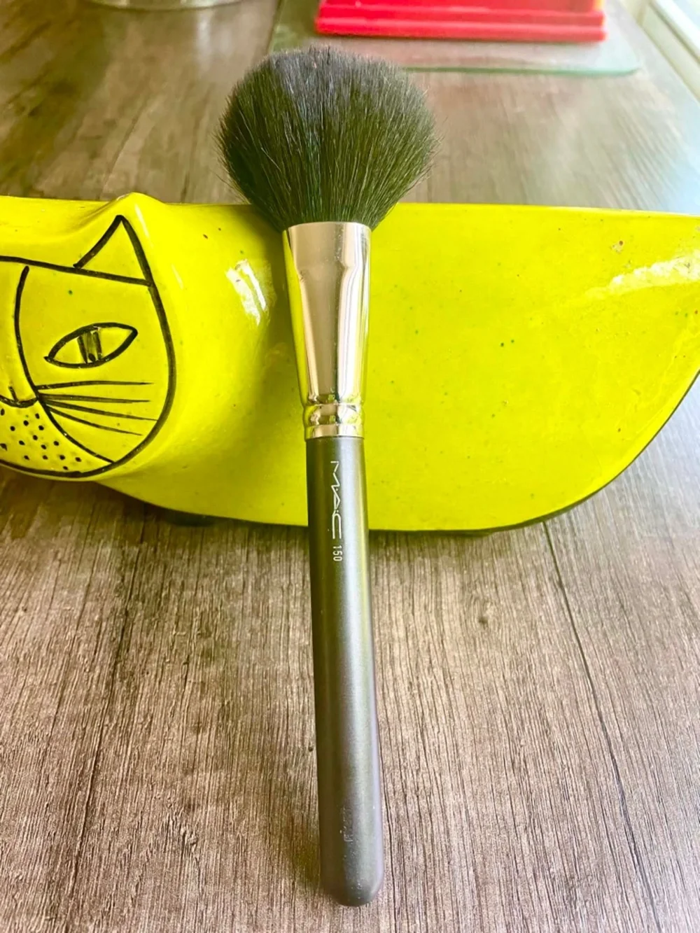 MAC 150 Large Powder Brush Face Brush Authentic New